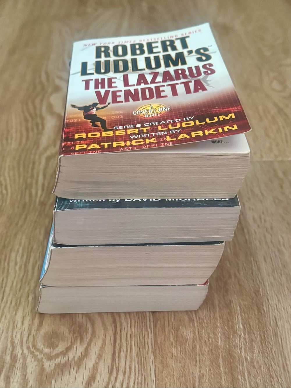 Tom Clancy, Lee Child, Robert Ludlum 4 Thriller Paperback Book Bundle - Picture 4 of 7